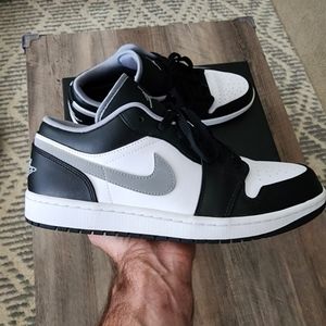Jordan 1 Low Shadow Size 11 Black/White/Grey EUC With Box